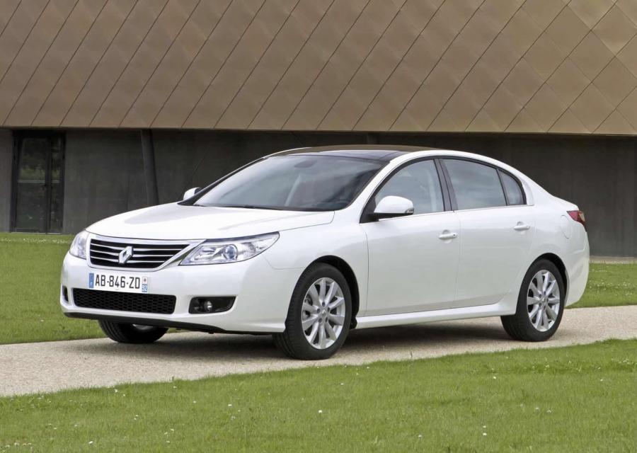  Renault Latitude 2011 года  (фото 35 из 40)